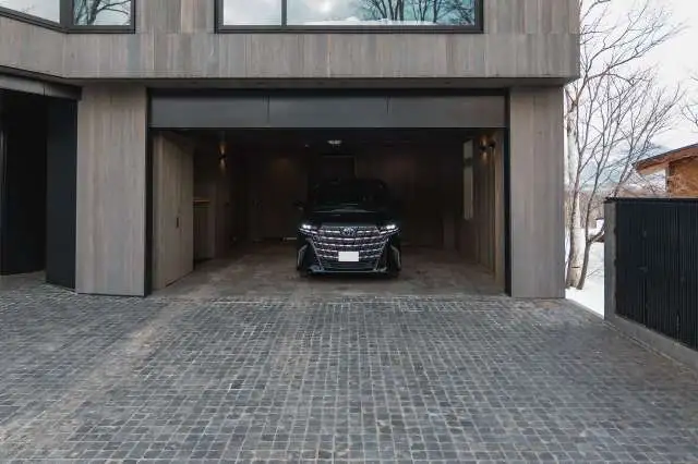 Corniche Chalet Niseko 32 Garage