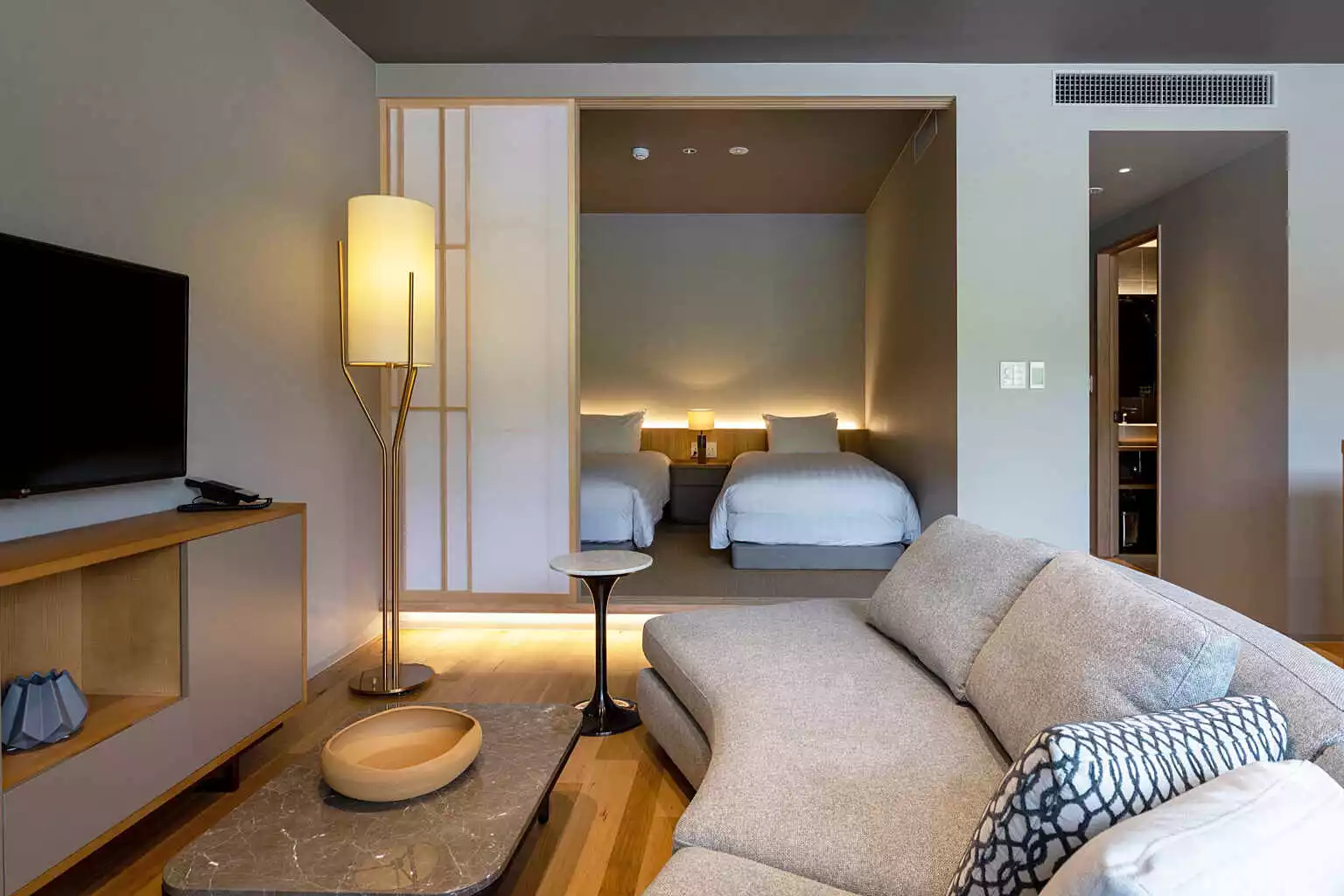 FF 1 BDR Suite 709 2