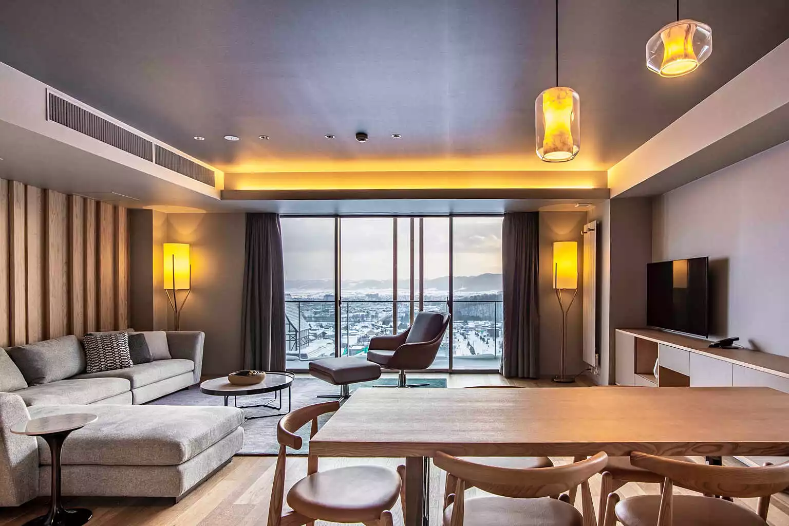 FF 3 BDR Penthouse Suite 706 9