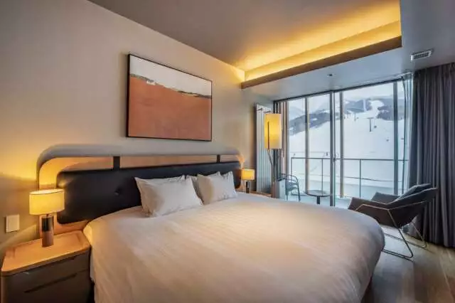 FF 3 BDR Penthouse Suite 701 13