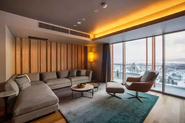 FF 3 BDR Penthouse Suite 706 11