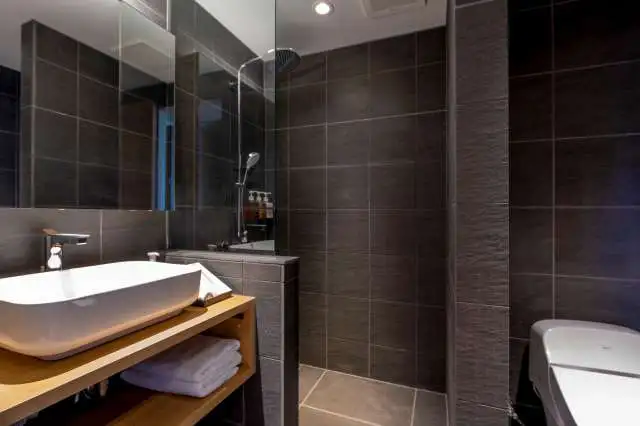 FF Superior Hotel Room 716 2