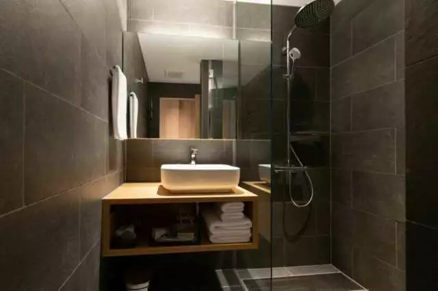FXW 18 Superior Hotel Room