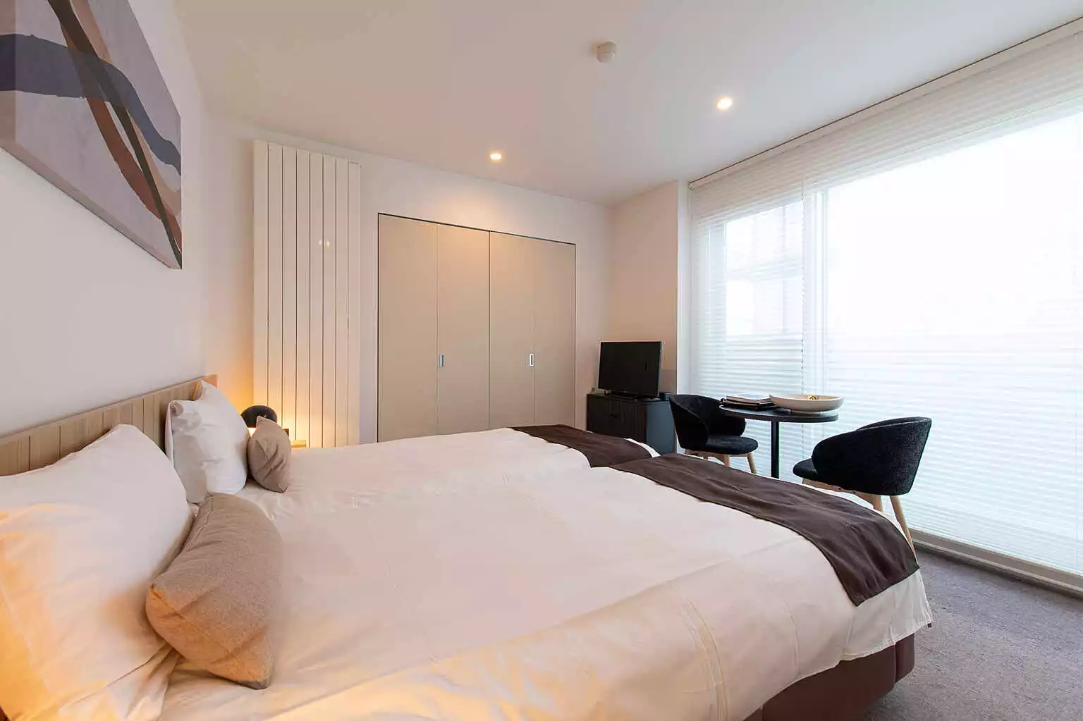 FW 05 3 BR Penthouse Residence