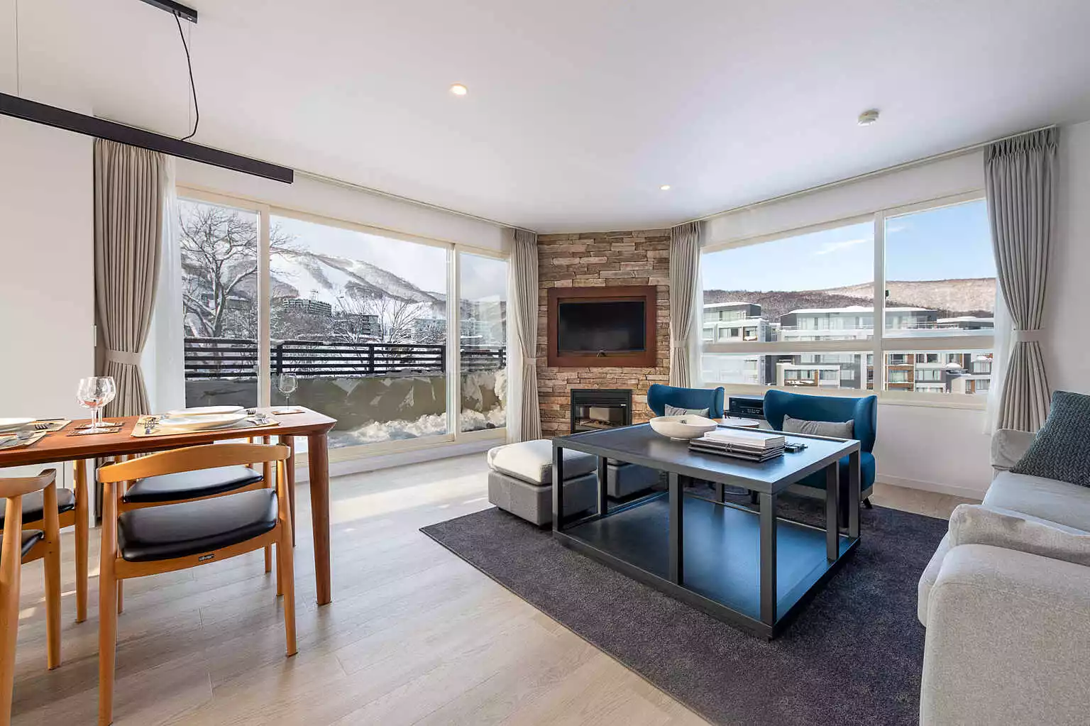 FW 06 3 BR and 2 BR Penthouse Suite