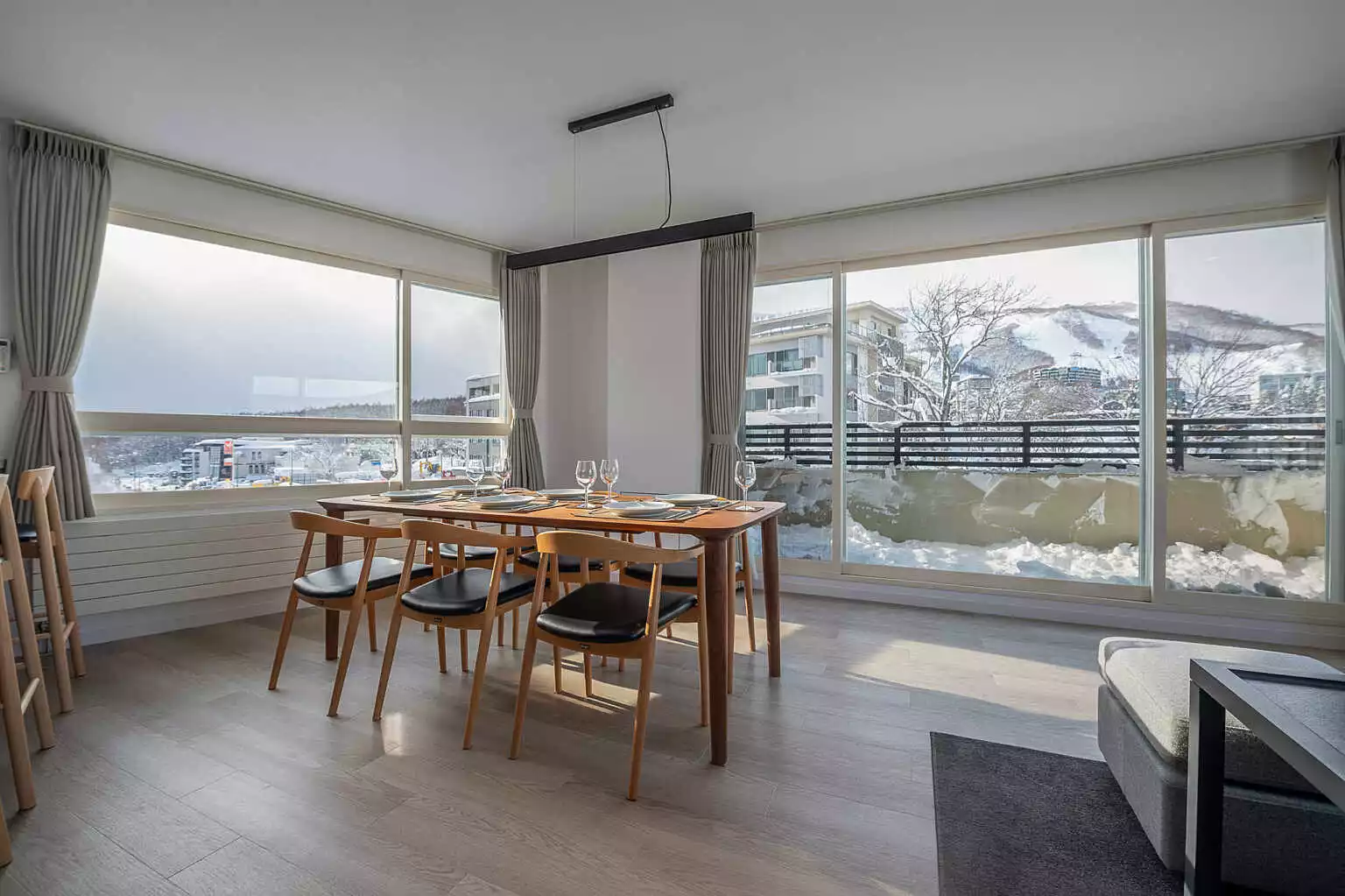 FW 08 3 BR and 2 BR Penthouse Suite