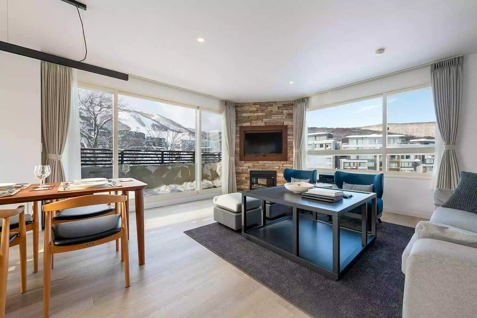 FW 08 3 BR Penthouse Suite