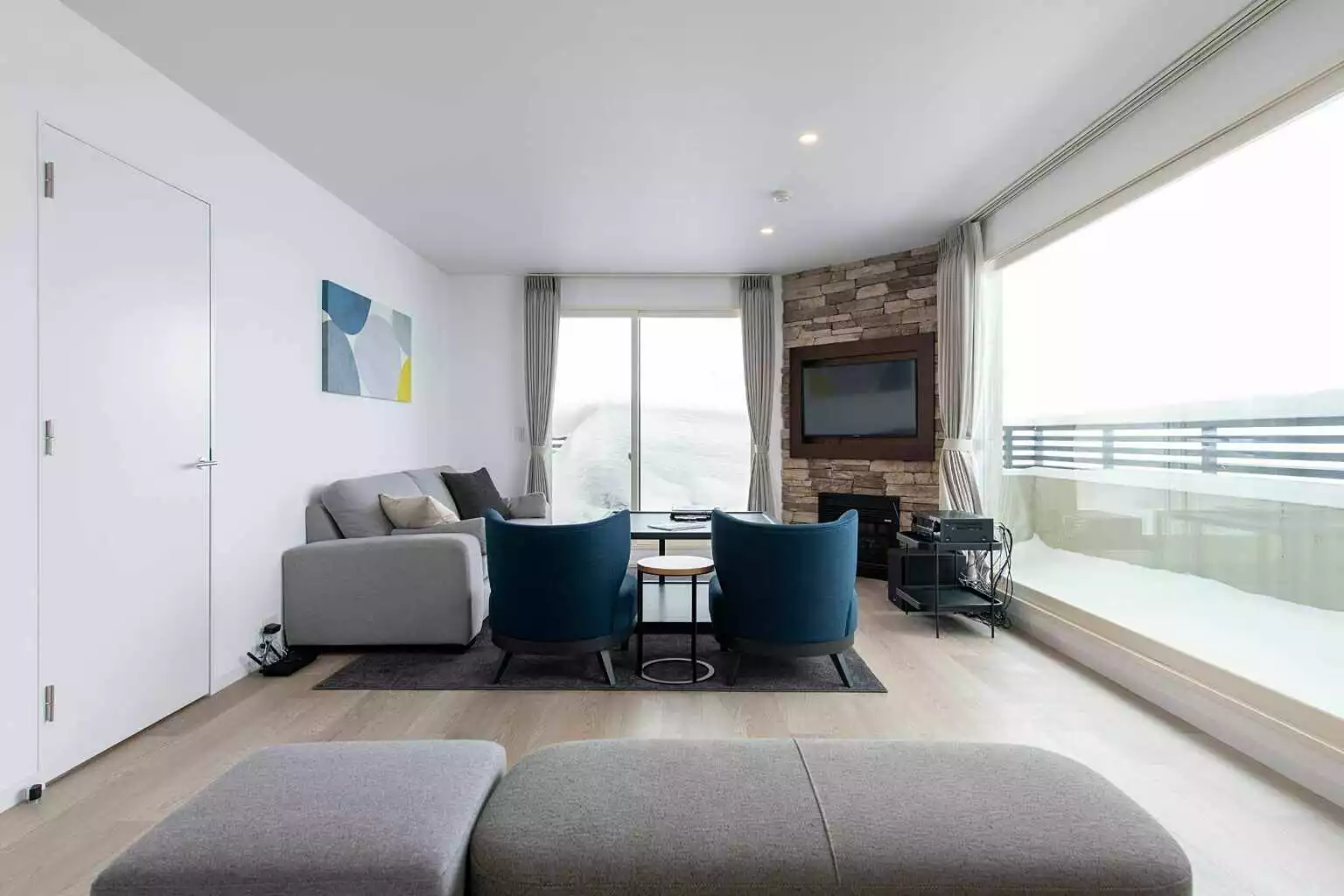FW 11 3 BR Penthouse Residence