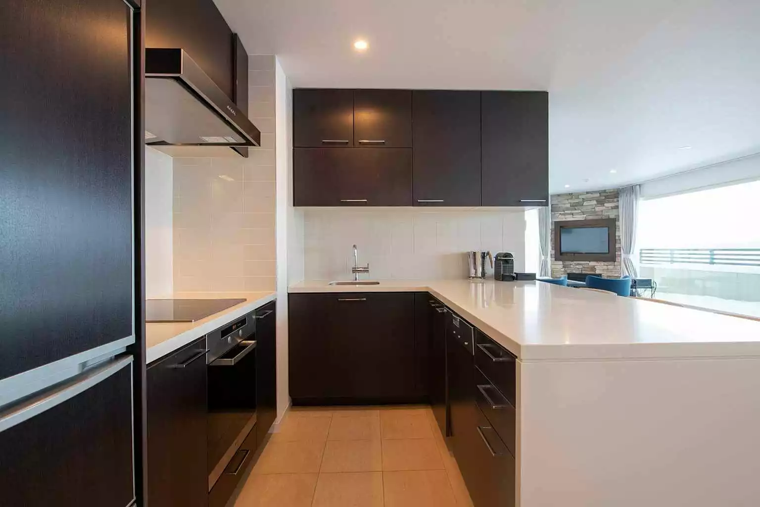 FW 15 3 BR Penthouse Residence