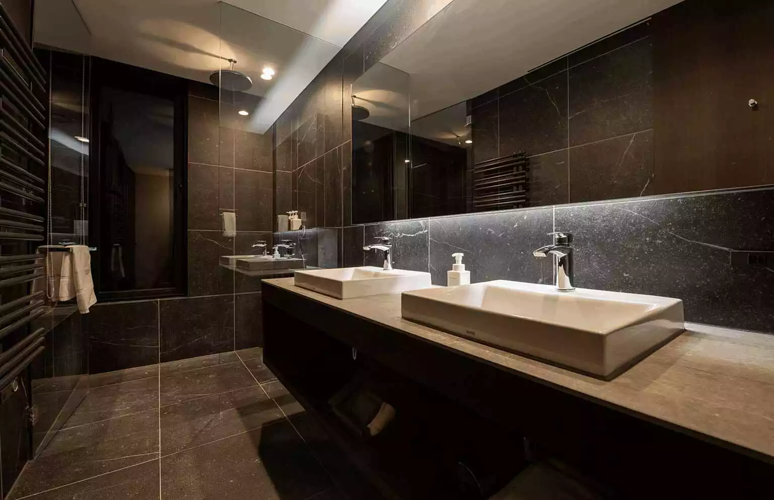 YUK 5 bedroom Chalet with Onsen