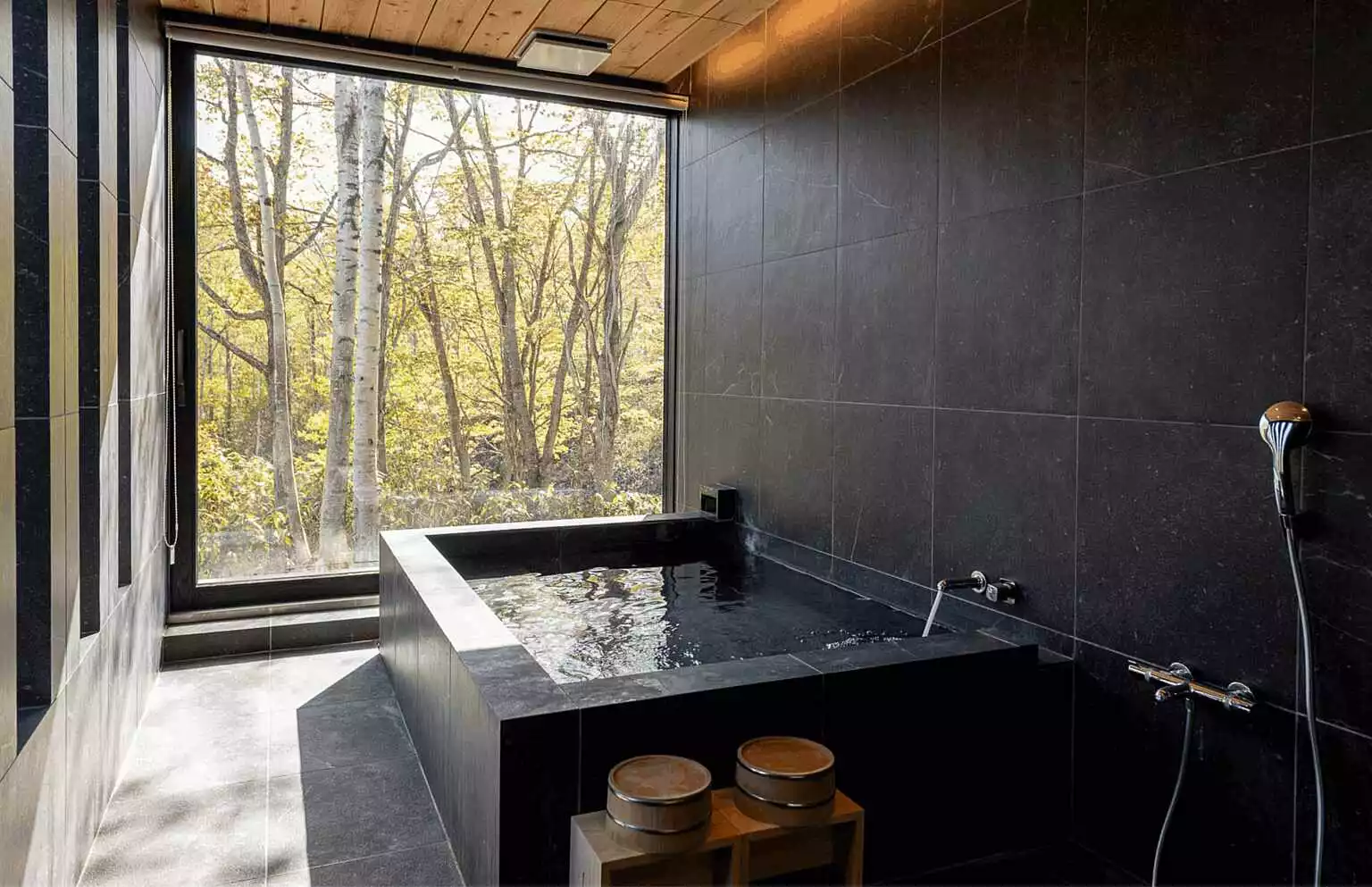 YUK 5 bedroom Chalet with Onsen