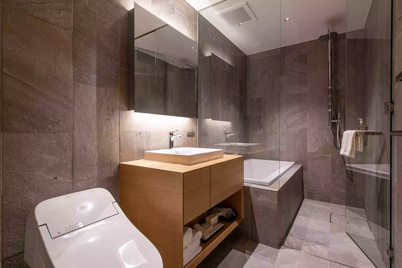 INT 06 5 BR Penthouse Residence