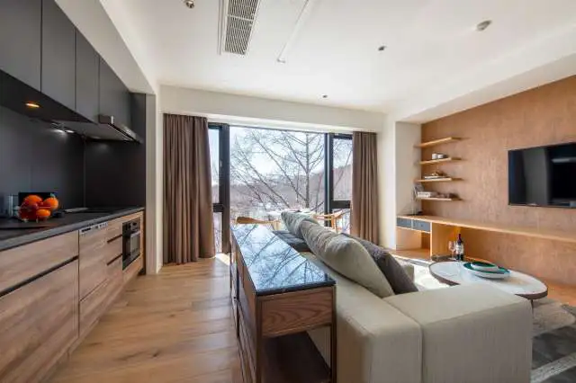 INT 1 Bedroom Suite