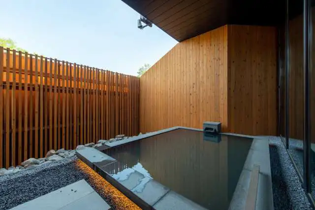 INT Onsen 2
