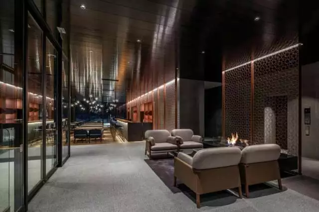 INT 02 Lobby