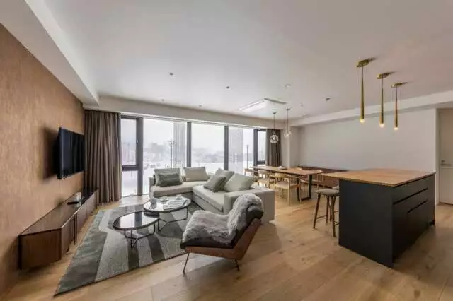 INT 17 2 BR Premier Residence