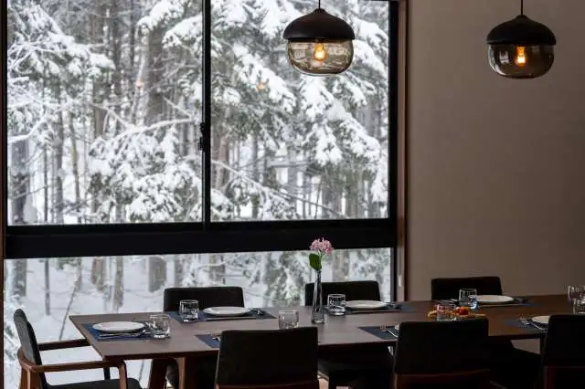 Jade Ravvut Kitchen Dining Area