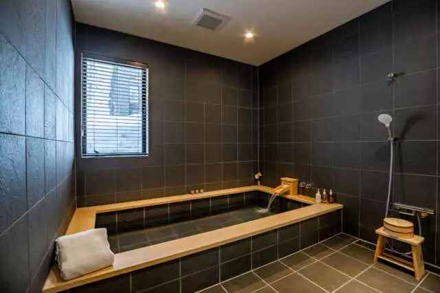 Jade Rabbit 5 Bedroom Chalet 14 Big Bathroom 1 FL