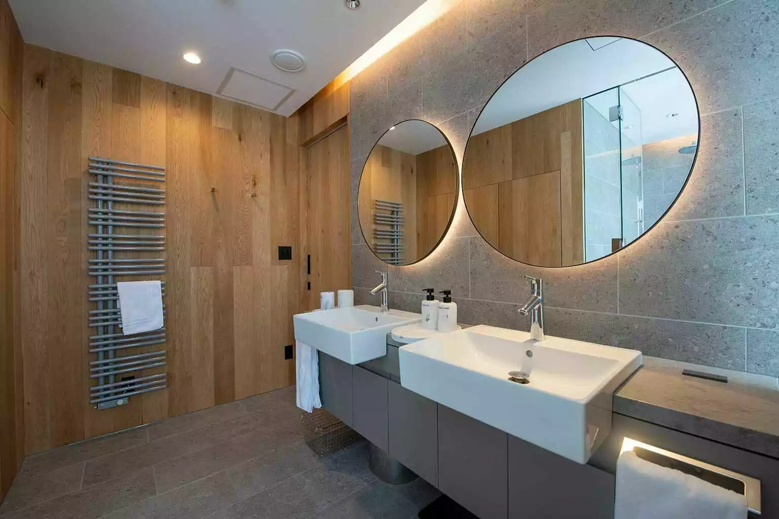 Kazahana Niseko 12 Bathroom3