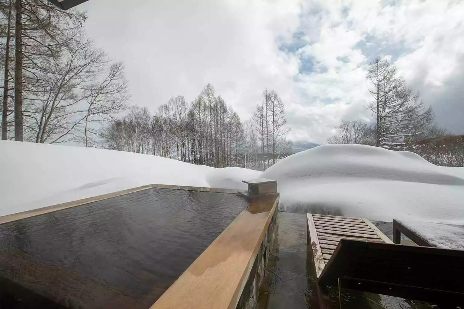Kazahana Niseko 18 Outdoor Onsen