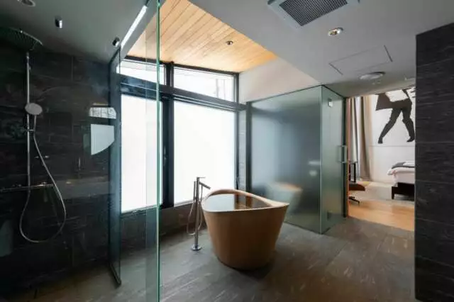 Kazahana Niseko 05 Bathroom1