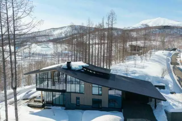 Kazahana Niseko 20 Drone