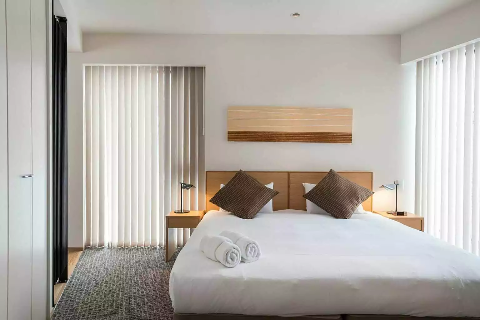 KOZ 19 1 BR Suite with Murphy s bed