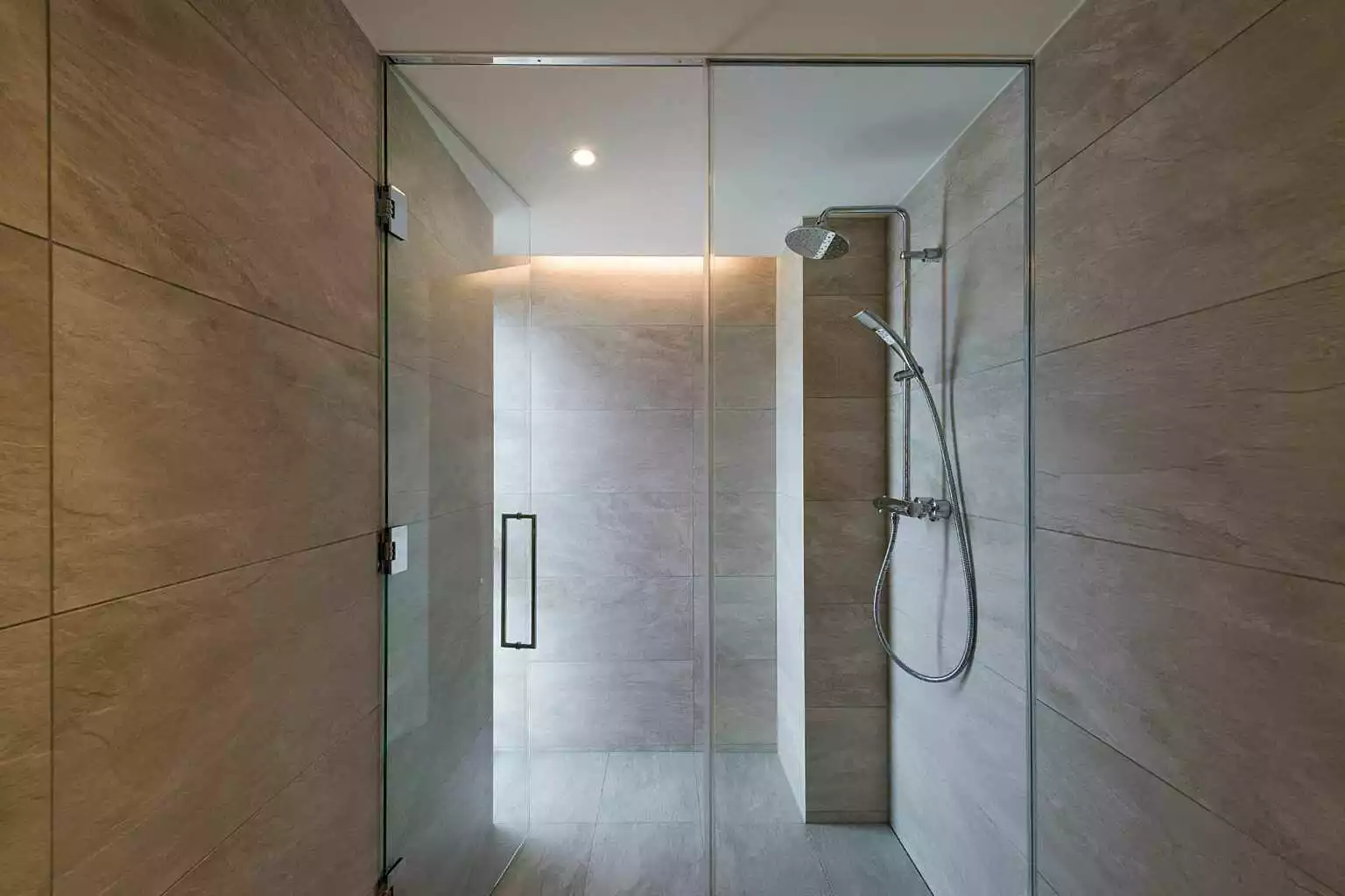 KOZ 20 1 BR Suite with Murphy s bed