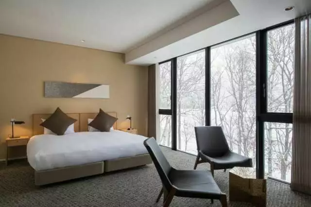 KOZ 16 2 BR Suite