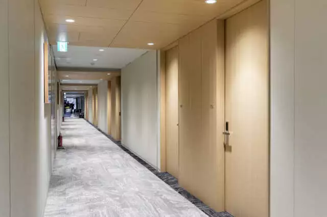 TMN 20 Hallways