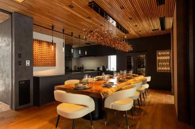 Meigetsu Aki Niseko 08 Dining Area