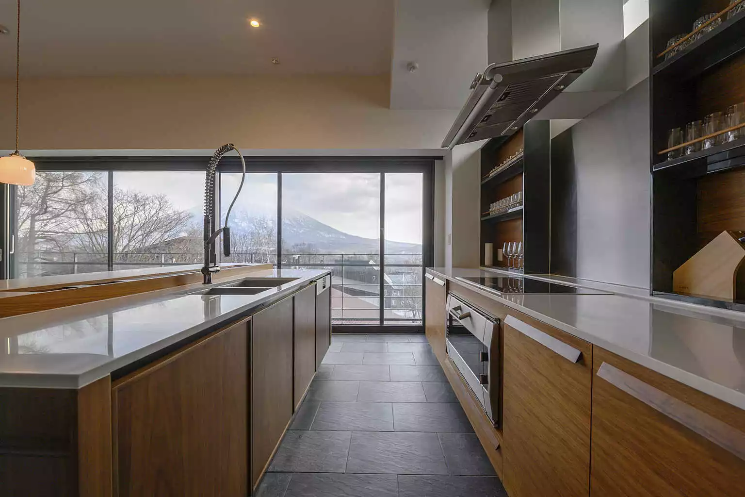 Sekka Sekka 5 Bedroom Chalet 04 Living Room and Kitchen 4 FL