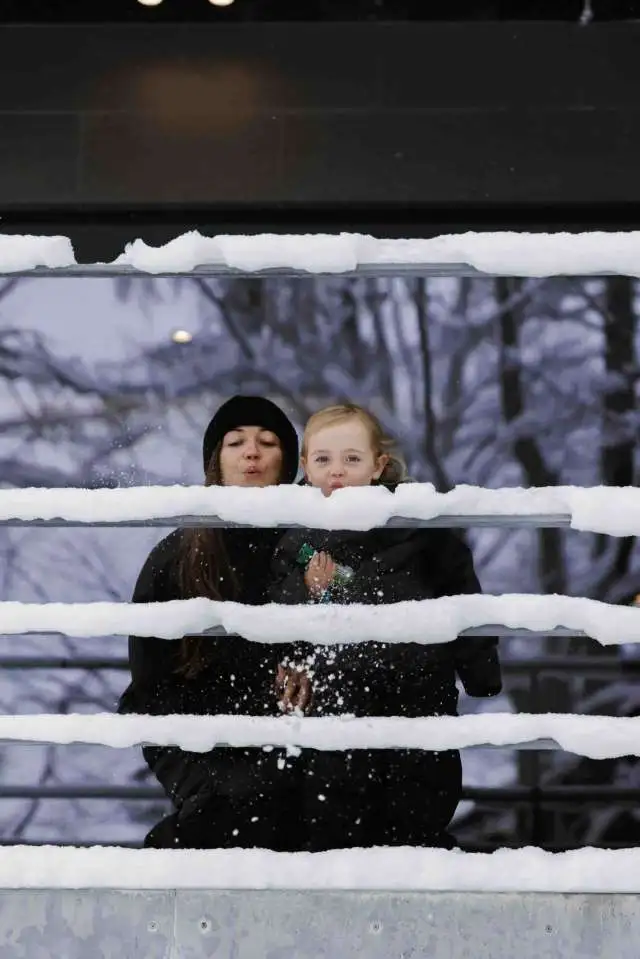 Sekka sekka family fun powder snow