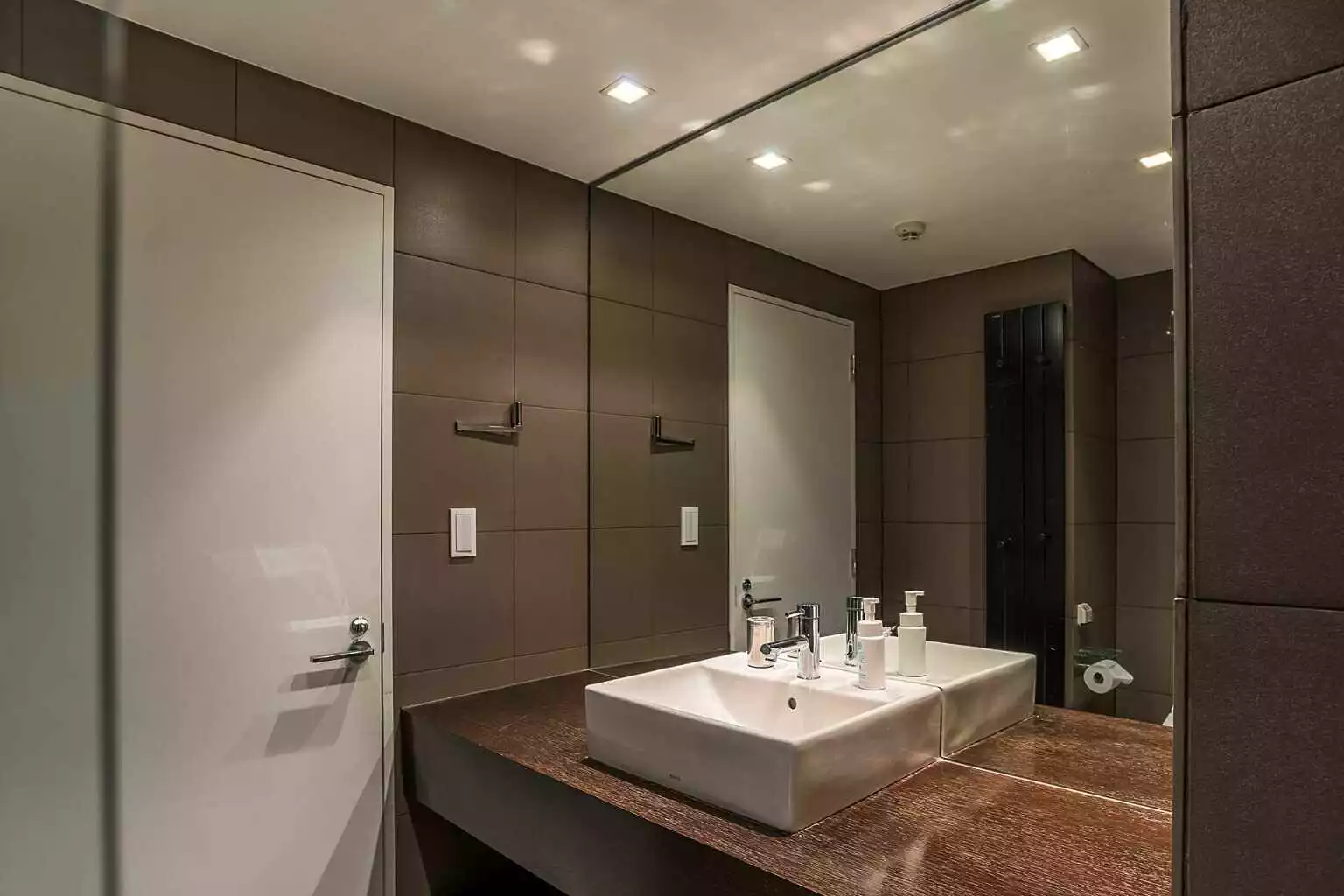 SET 16 Superior Studio