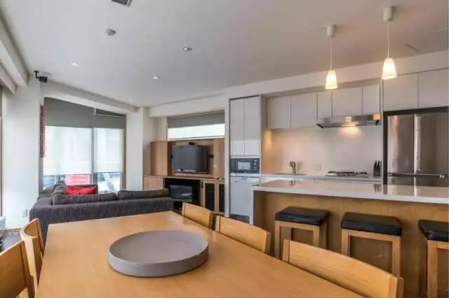 SC 12 3 BR Suite