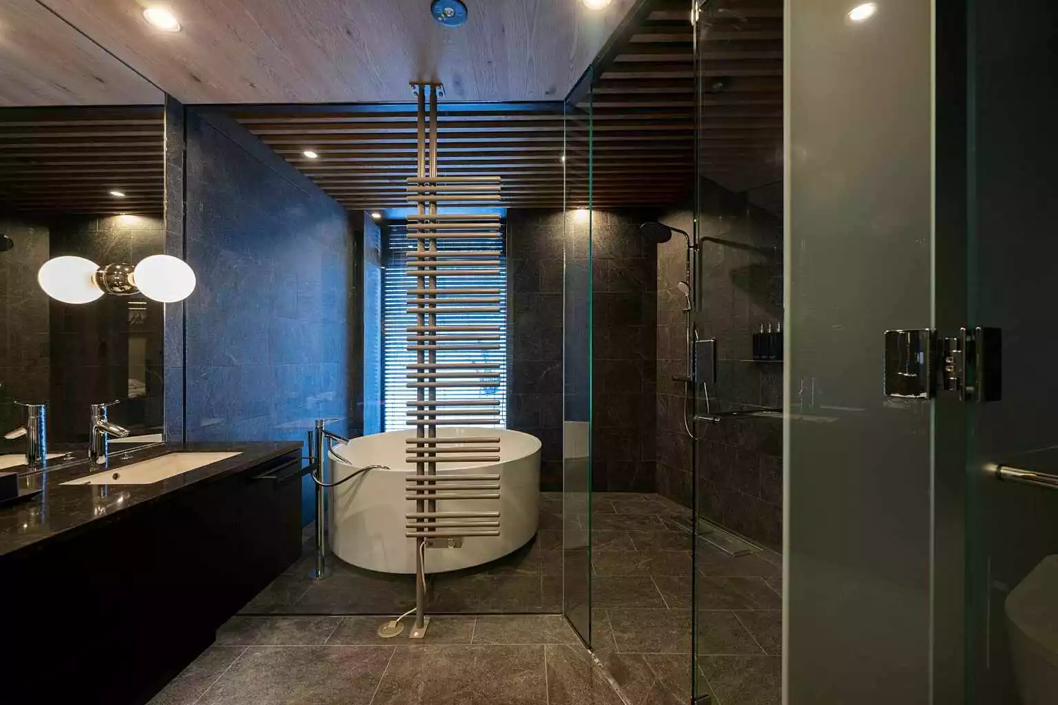 Tsubasa Chalet Hanaridge Niseko 14 Bathroom