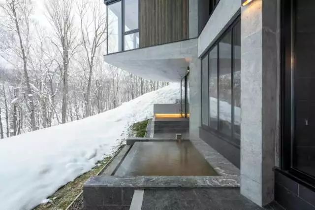 Tsubasa Chalet Hanaridge Niseko 04 Onsen