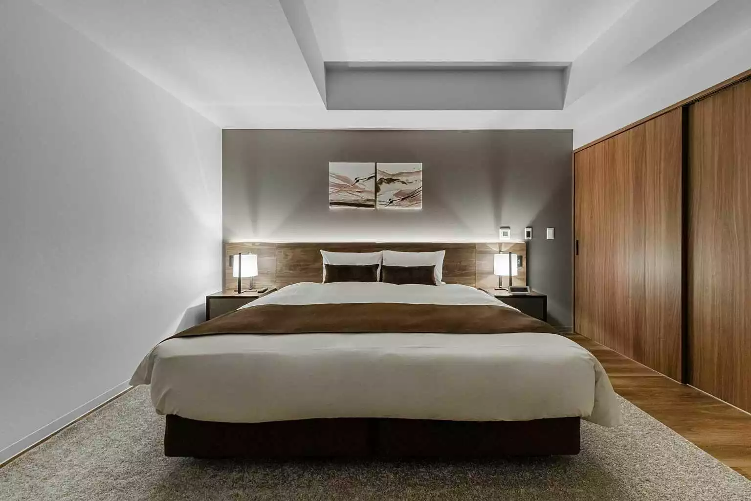 TVR 17 2 BR Premier Residence