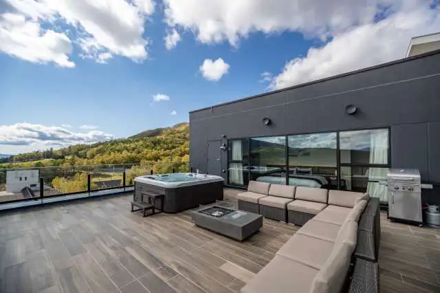 TVR 4 Bedroom Penthouse Residence