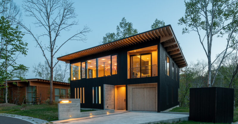 雪杉シャレー at インテュイション｜5LDKの邸宅一棟貸し｜ニセコひらふ地区