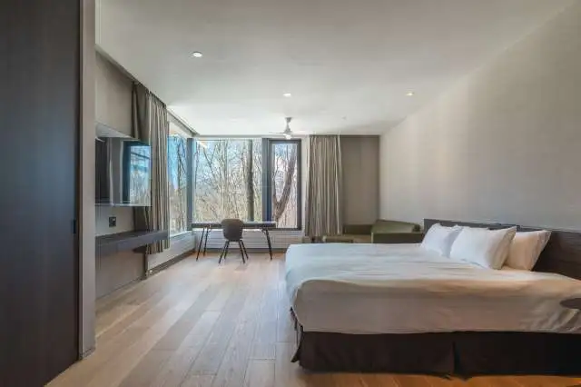Yuki Drift Niseko 07 Master Bedroom