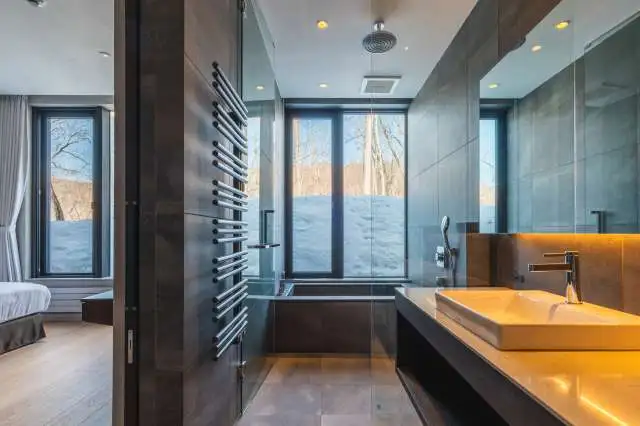 Yuki Drift Niseko 11 Bathroom2