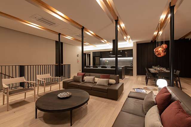 Yuki sugi at intuition living room