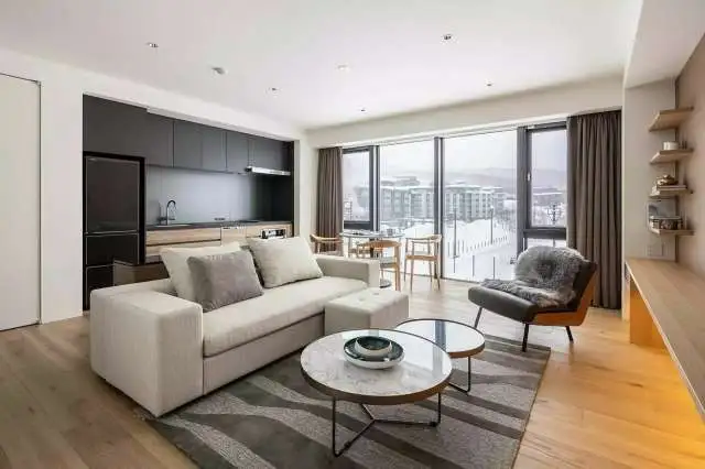 INT 20 1 BR Premier Suite jpg
