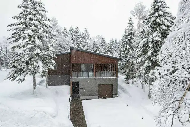 Jade Rabbit 5 Bedroom Chalet 01 Exterior