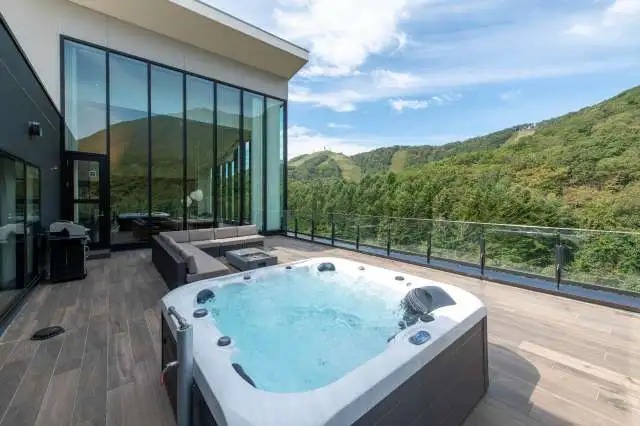 TVR 38 4 BR Penthouse Residence