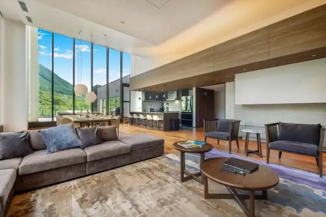 TVR 39 4 BR Penthouse Residence