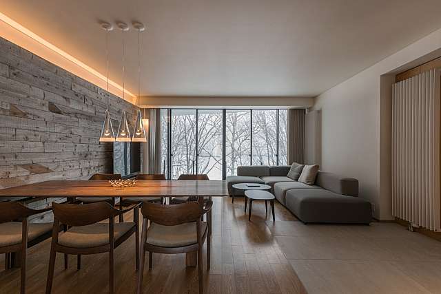 KOZ 02 2 BR Suite