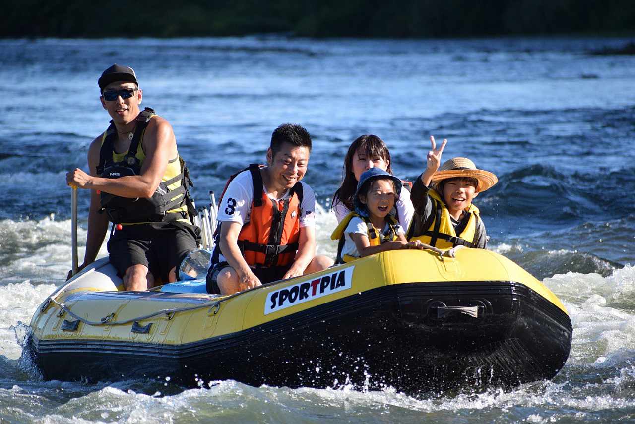 Guest Services Rafting 3