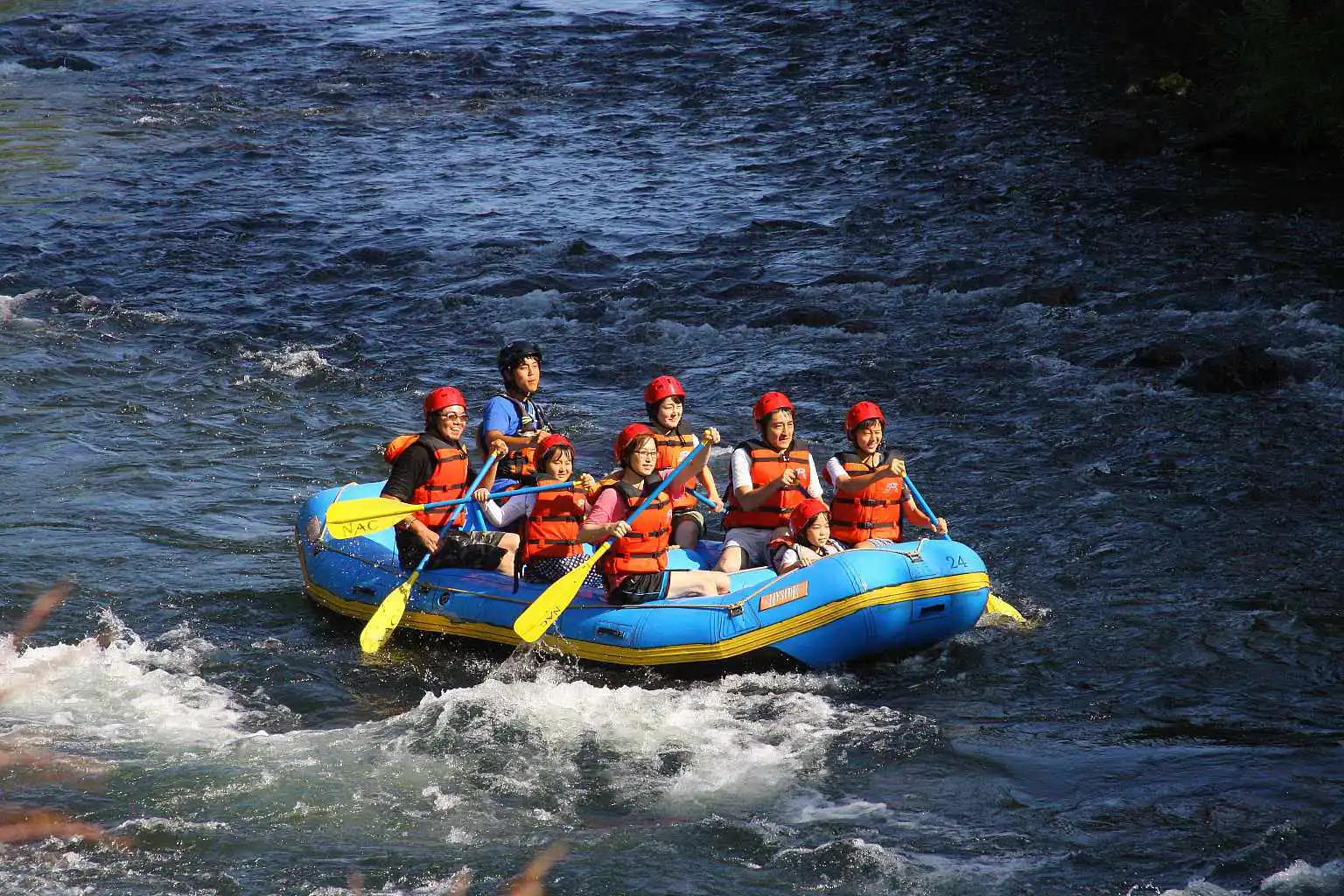 Guest Services Rafting 8
